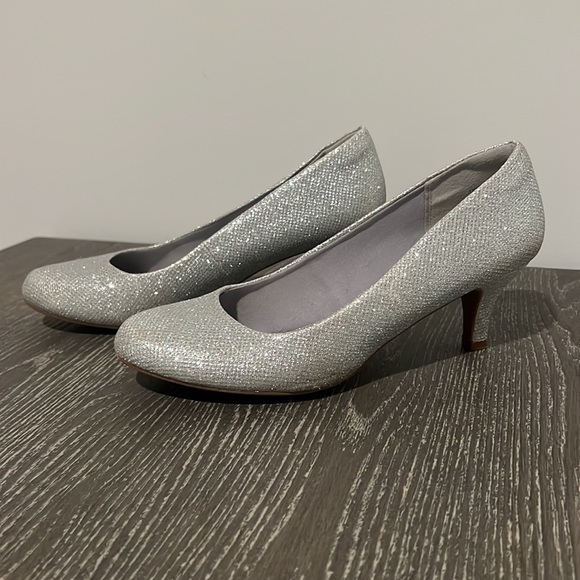Sparkling Silver Heels - Picture 2 of 3